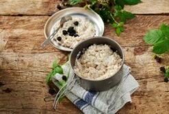 Trek'n Eat Breakfast Porridge With Apple Pieces PS1000+