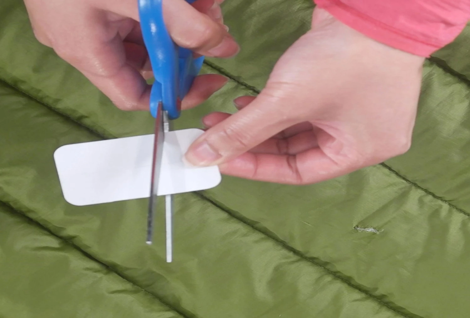 GEAR AID Tenacious™ Green Repair Tape 3 GEAR AID Tenacious™ Green Repair Tape - Billede 3